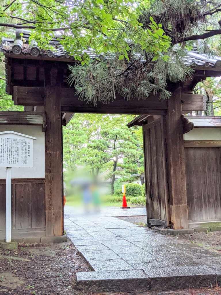 忍城進修館の門